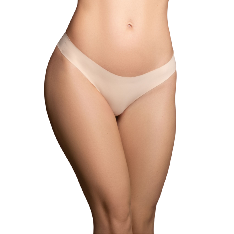 Culotte brésilienne Bye Bra beige portée de face, coupe échancrée sans couture
