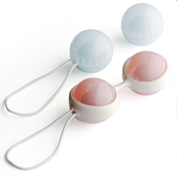 Boules Luna Beads Mini de Lelo montées dans leur support avec cordon de retrait