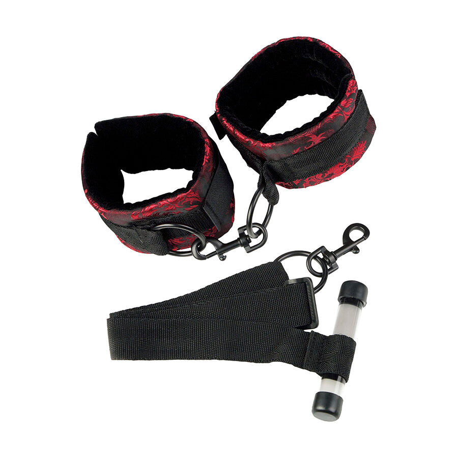 Menottes BDSM de Porte Scandal Réglables Doublure Douce - CalExotics