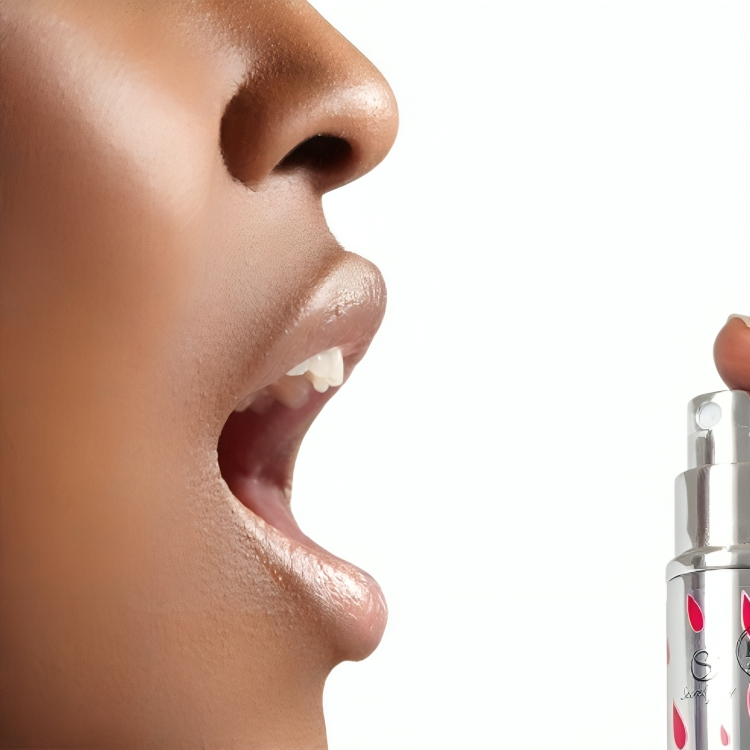 Spray Buccal Sexe Oral Fraise Acidulée Comestible 11g - Secretplay